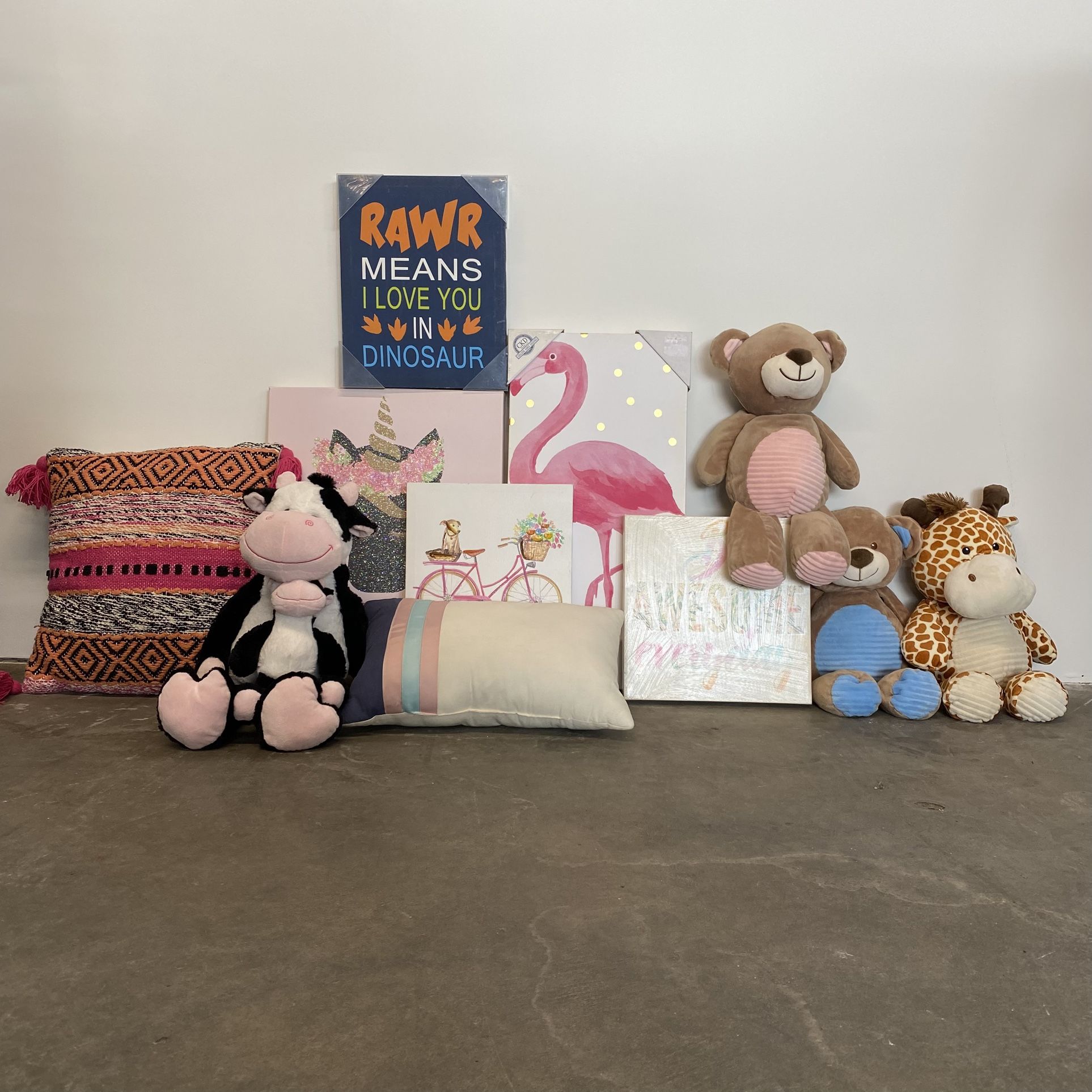 kids decor items Artwork Stuffed Animals Pillows