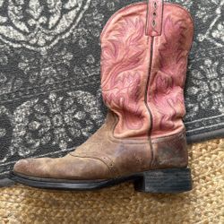 Justin Women’s Cowboy Boots 8