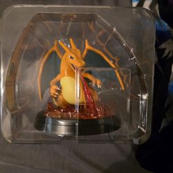 (Pokemon) Charizard Figurine