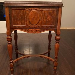 Antique End table/Sewing table