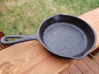 Vintage Wagner Ware 3 cast iron skillet