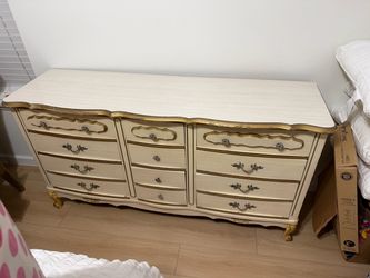 French Provincial 9-Drawer Dresser