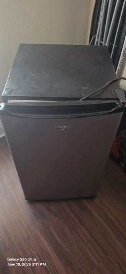 Mini fridge
