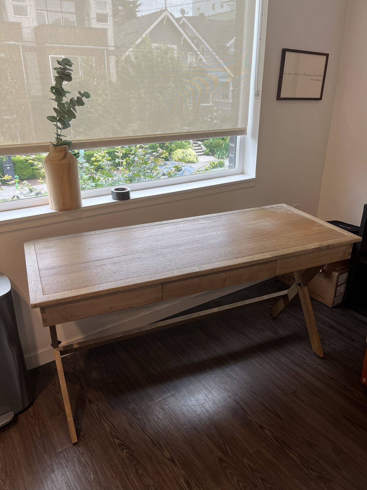 Desk/ Table