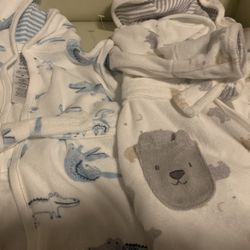 2 baby bath robe (0-9 months)