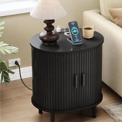 ONBRILL Oval End Table with Storage & Charging Station, Fluted Accent Side Table with Sliding Door & Adjustable Shelf, Mid-Century Modern Nightstand f
