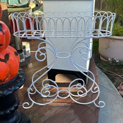 Solid Steel Plant Holder