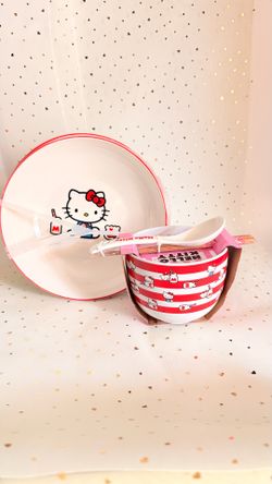 Hello kitty kitchenware and bowl set