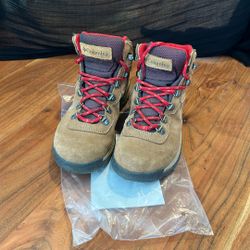 Columbia Women’s Hiking Boots – Size 7 (EU 38)