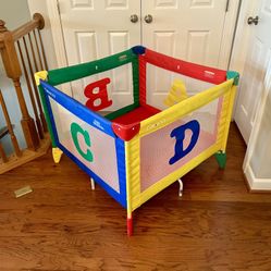 Graco Pack 'N Play Tot Block Play Yard (Portable / Folding) Multi-Color Play Pen