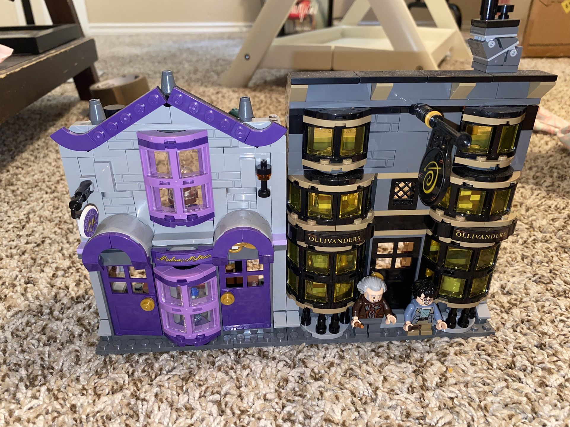 LEGO Harry Potter Ollivander’s & Madam Malkins