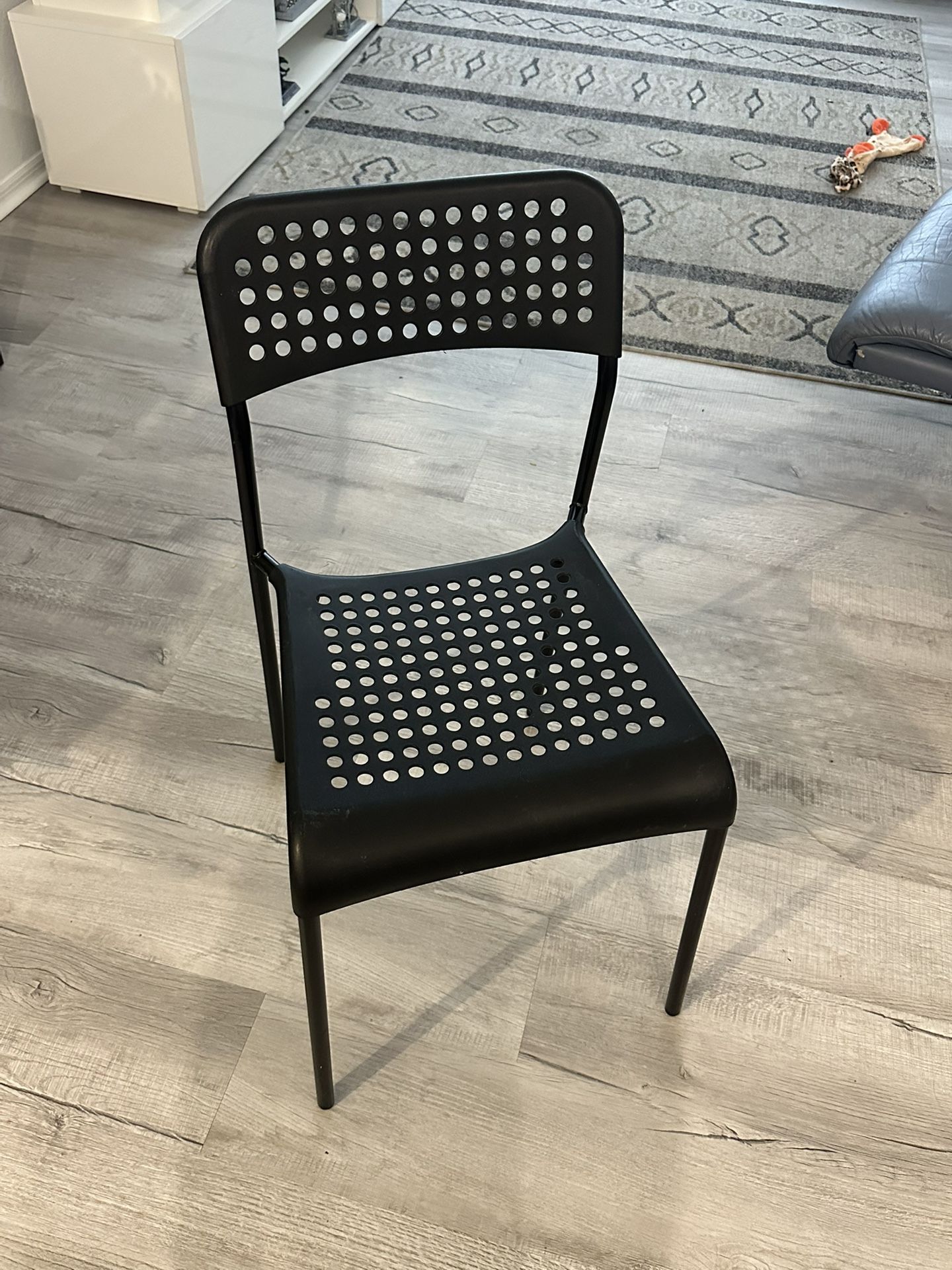 4 Small Plastic / Metal Chairs