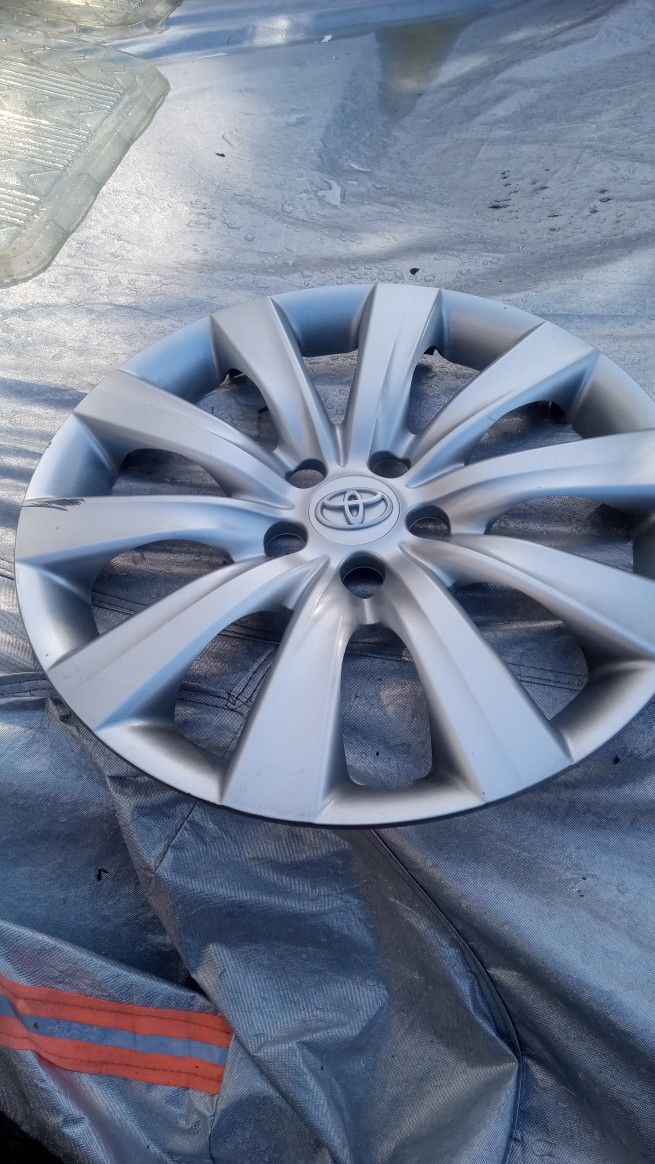 2011- 2013 Toyota Corolla Hubcap