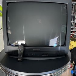 Panasonic 27’ CRT Retro Gaming  TV with Original Remote And Removable Shelf