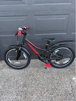 Trek Precaliber 20” 7-Speed Kid Bike