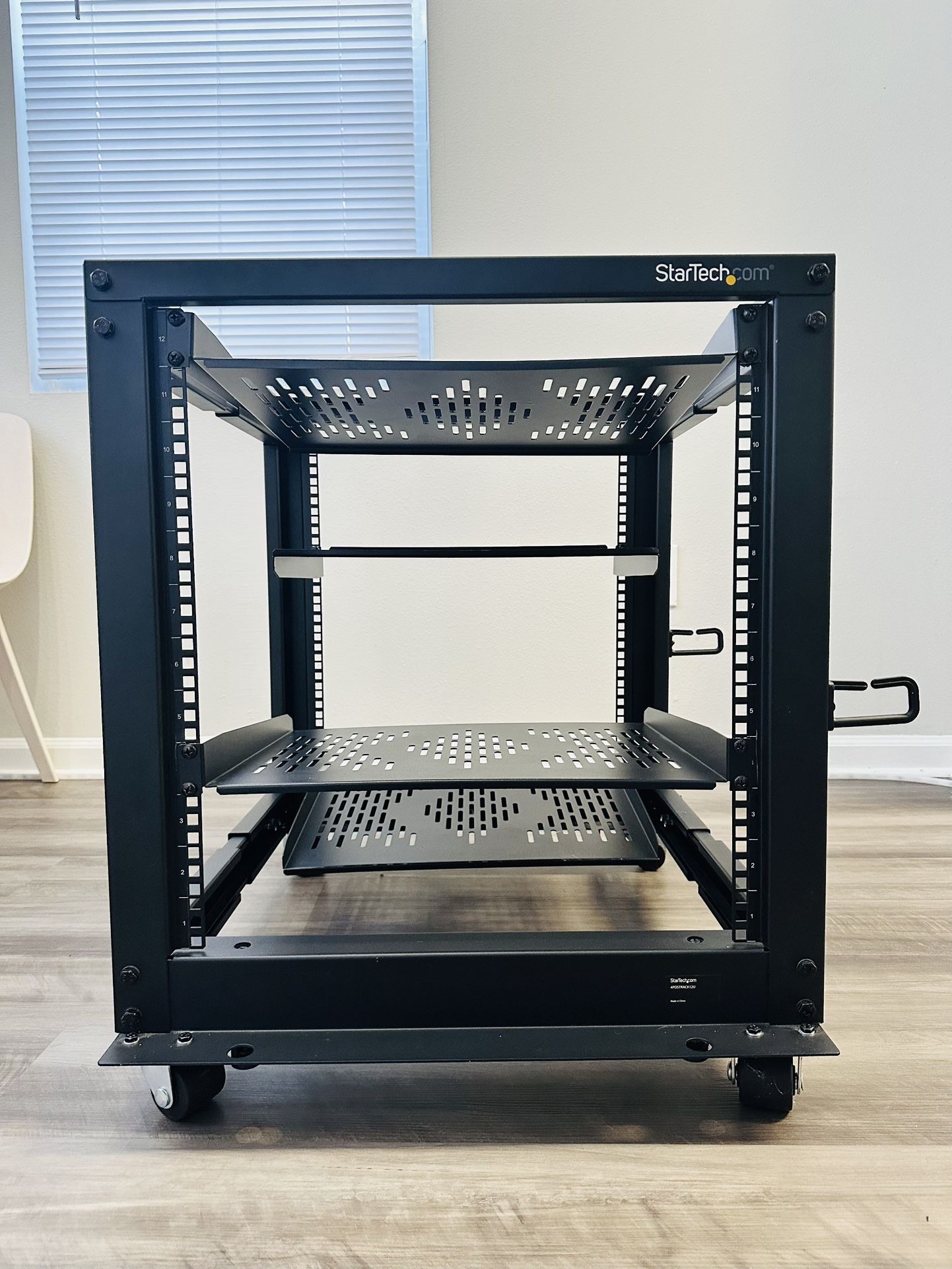 Vivo Metal Equipment Rack