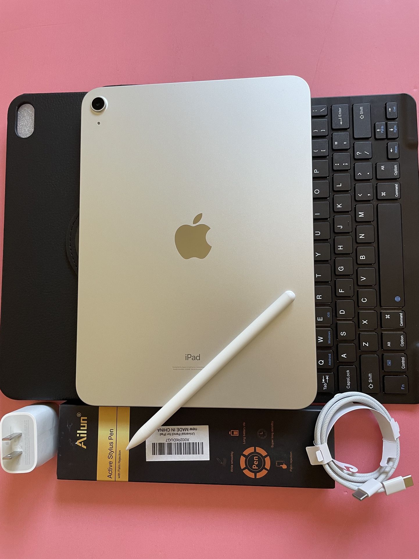 256gb Apple IPad 10th Generation (10.9” Liquid / 2022 model) with pen, keyboard, case & Accessories (warranty 2026)