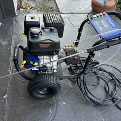 4400 PSI GAS POWERED POWER WASHER ISED ONCE 