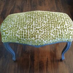 Vintage Upholstered Accent Bench – Unique Green Textured Fabric & Curved Legs