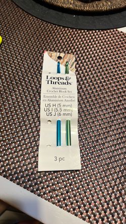2 Crochet hooks