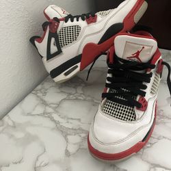 Jordan 4 Fire Reds 7Y