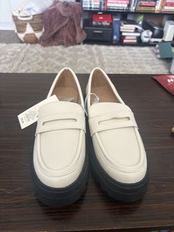 White Playform loafers with tags
