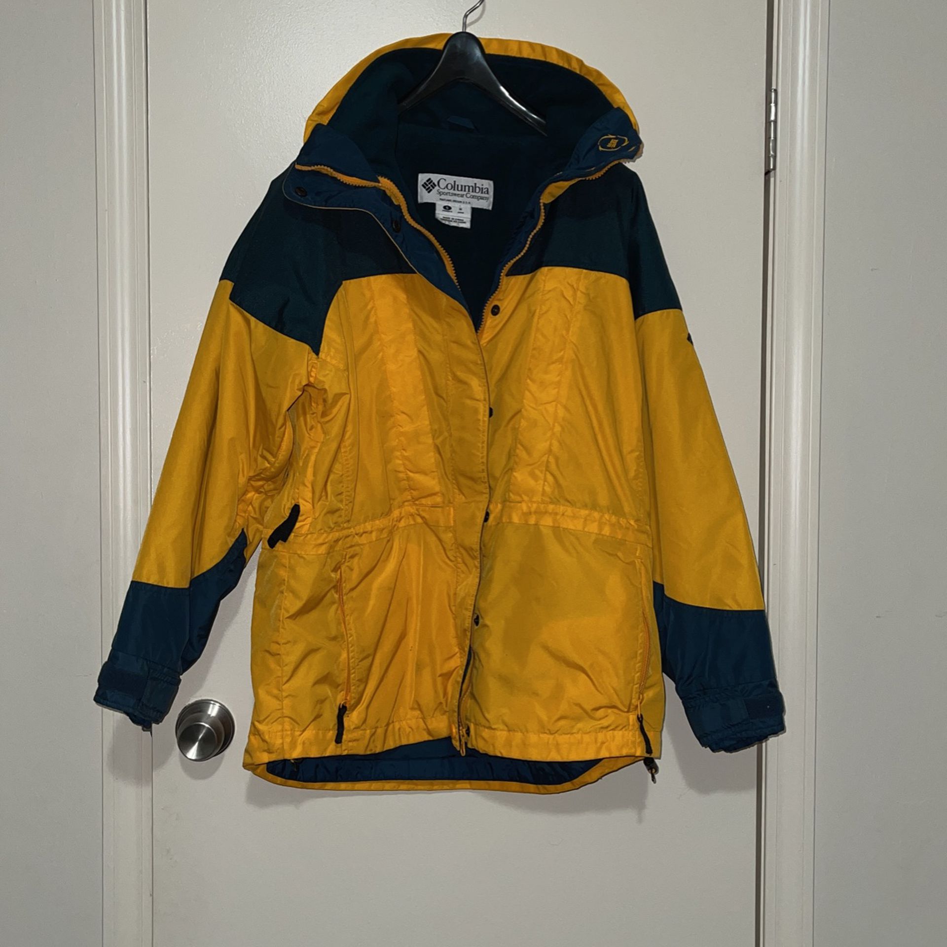 Women’s Columbia Ski Coat, Zippered Fleece Inner-Jacket, Yellow & Navy Blue, Small, Never Worn