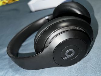 Beats Studio Pro Bluetooth Wireless Headphones - Black