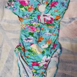 Junior One Piece Bathing Suit