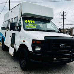 2012 Ford E-350