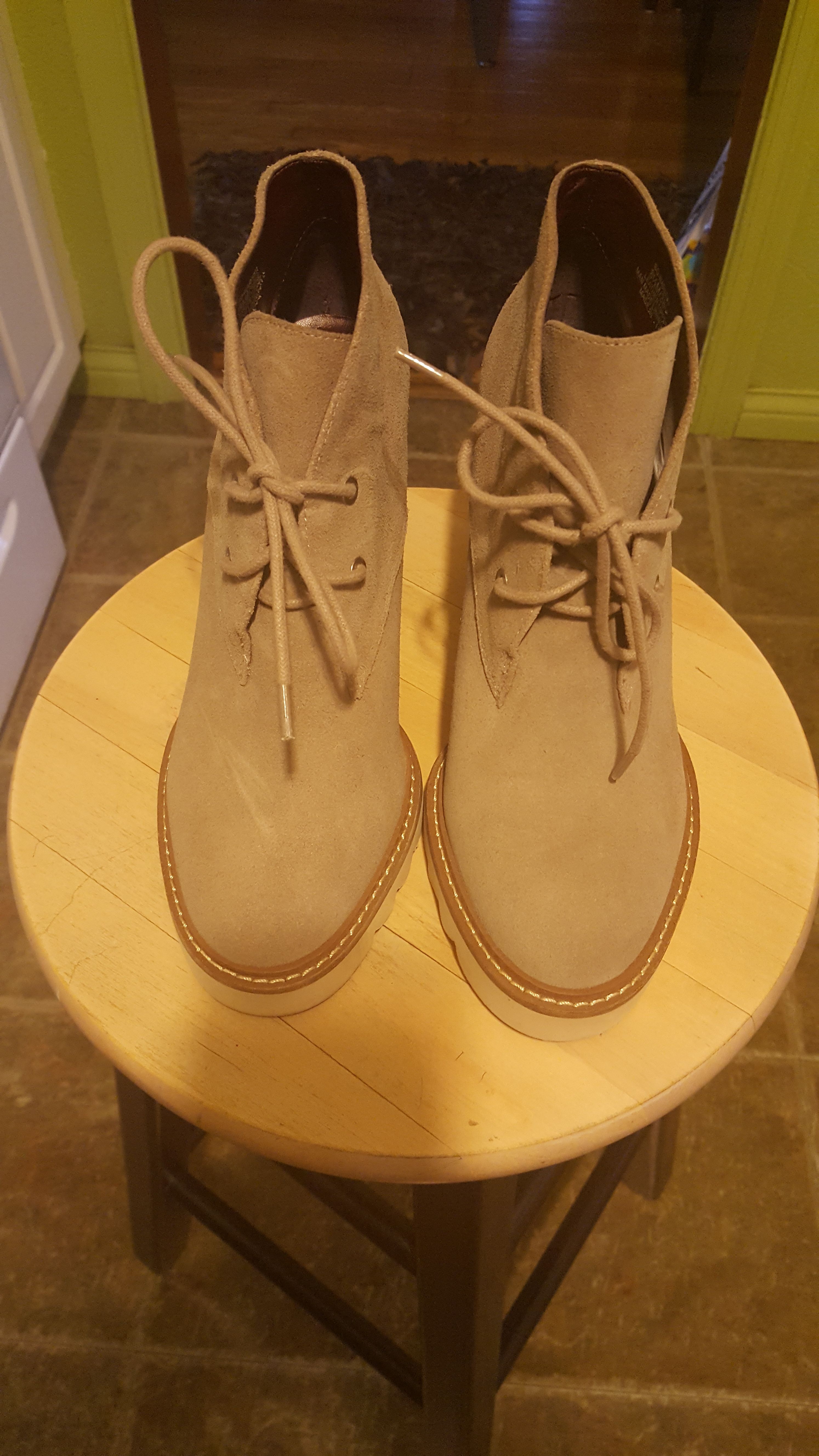 Bcbg cute neutral suede wedge bootie sz 8.5