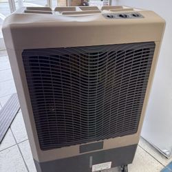 HESSAIRE - Mobile Evaporative Cooler -  5300 CFM-cools an Area Up to 1600 Sq ft