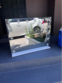 Vanity mirror