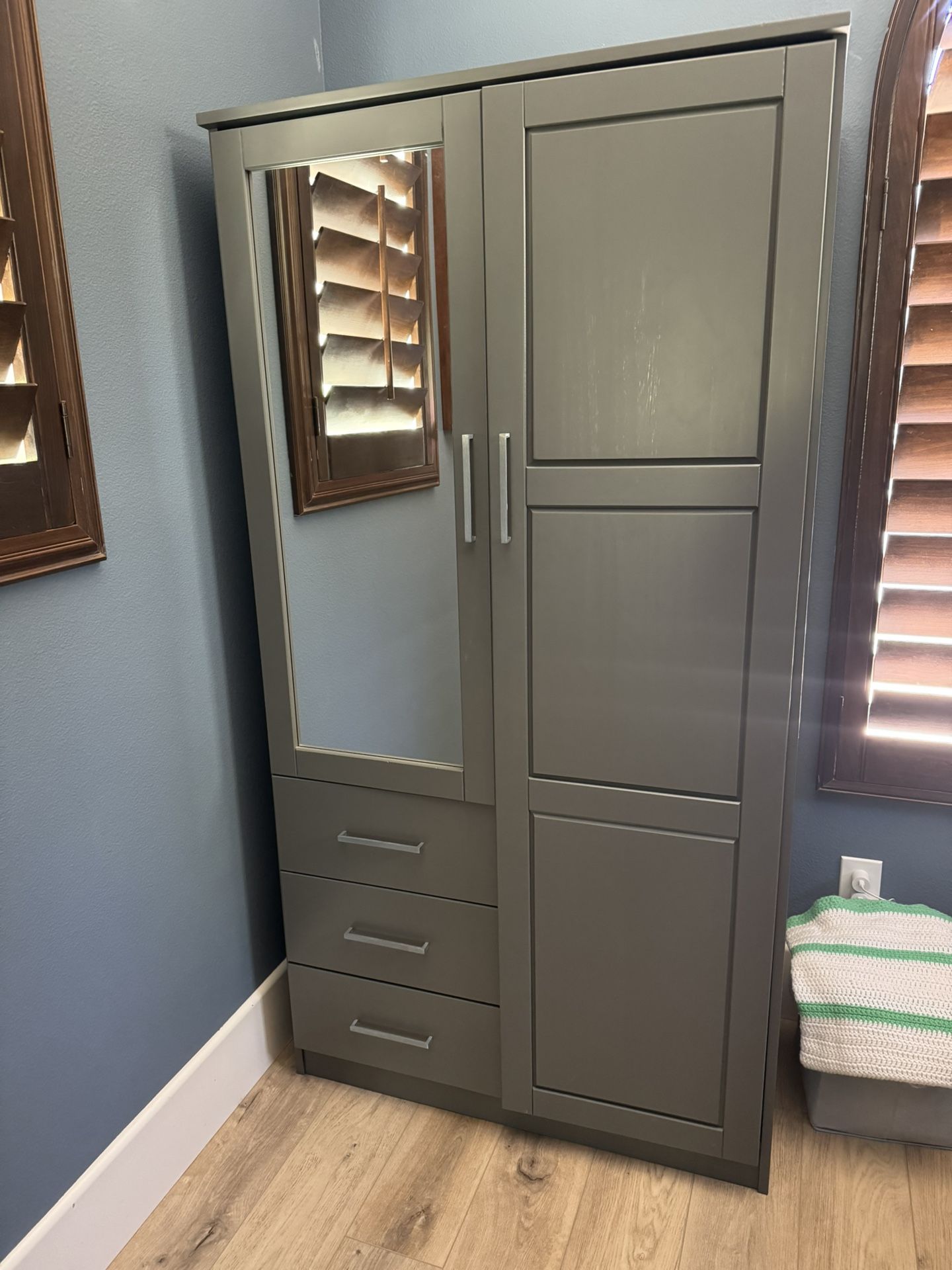 Solid Wood 2 Door Wardrobe Armoire