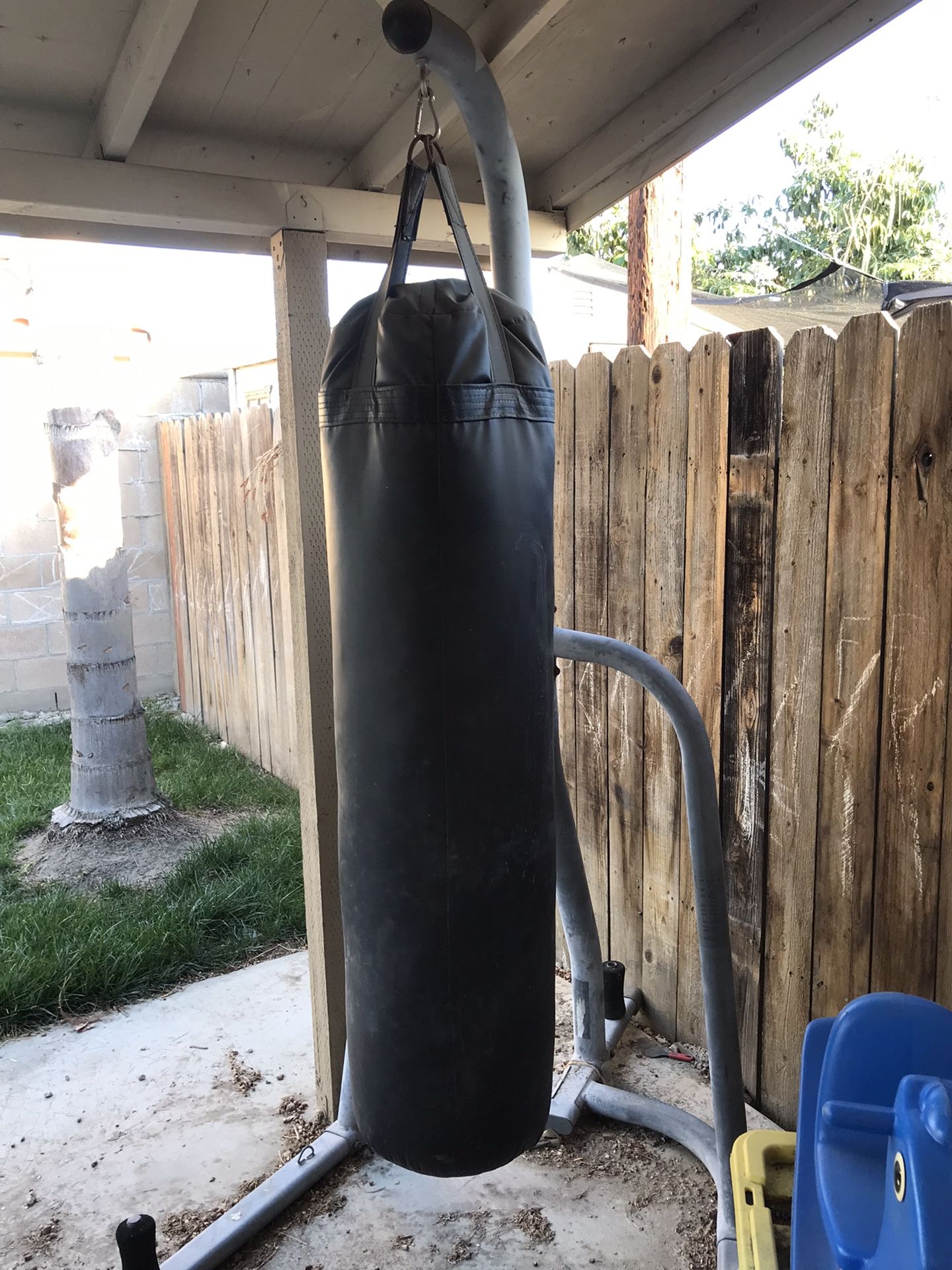 Punching Bag 100 Lbs With Stand
