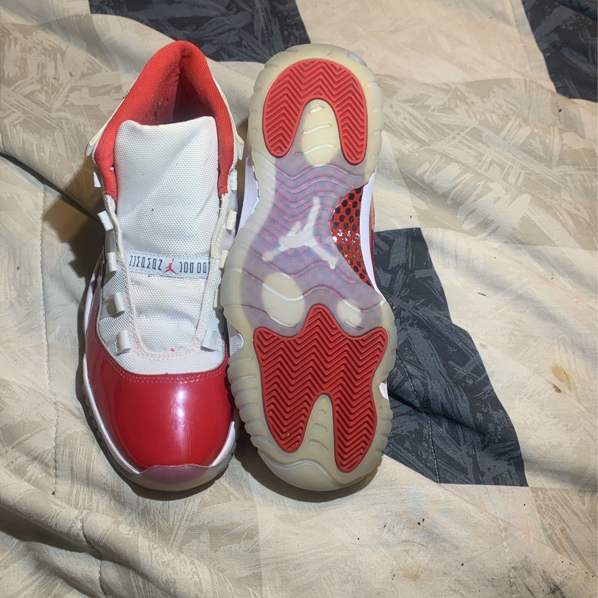 Jordan 11 Cherry