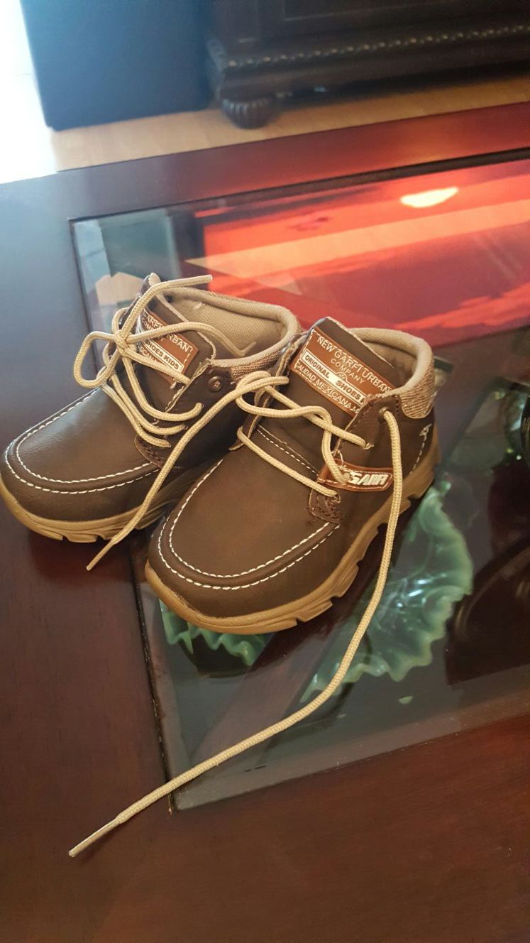 Size 15 1/2 mexico size its like a 5/6 toddler for Sale in Hayward, CA -  OfferUp