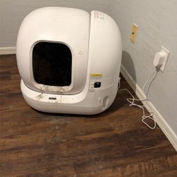 Petkit Self Cleaning Litter Box 