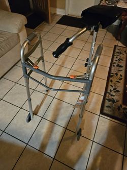 New Rhythm Two Button Walker