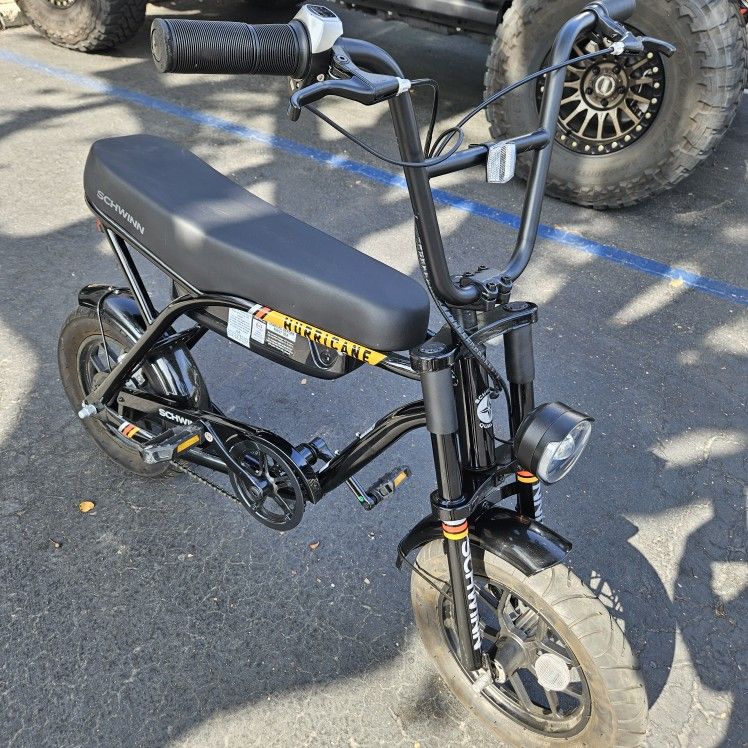 Schwinn Hurricane E Bike 17.5 MPH Great Condition