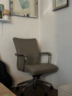 Computer chair