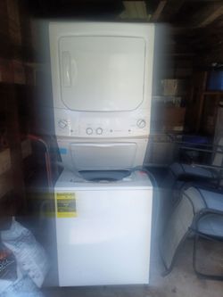 Stacked General Electric Washer/Dryer