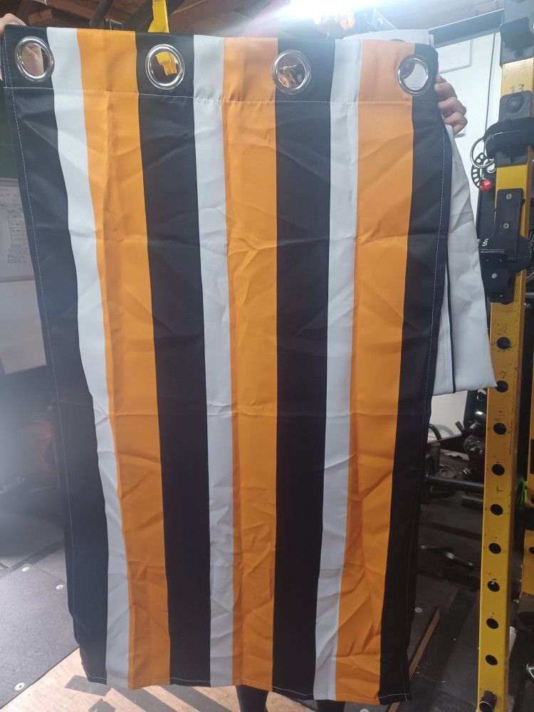 40x24 curtains. 2pk