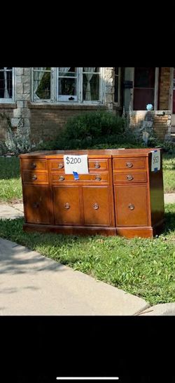 Dresser
