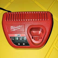 Milwaukee M12 charger