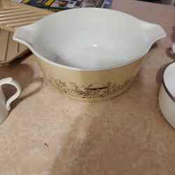 Vintage Pyrex 475-B Casserol Bowl (Found The Lid)