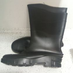 Water Boots Size 12mens