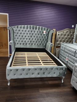 New Cal King Platform Bed Frame Dresser Nightstand And Chest Of Drawer on Sale Now
