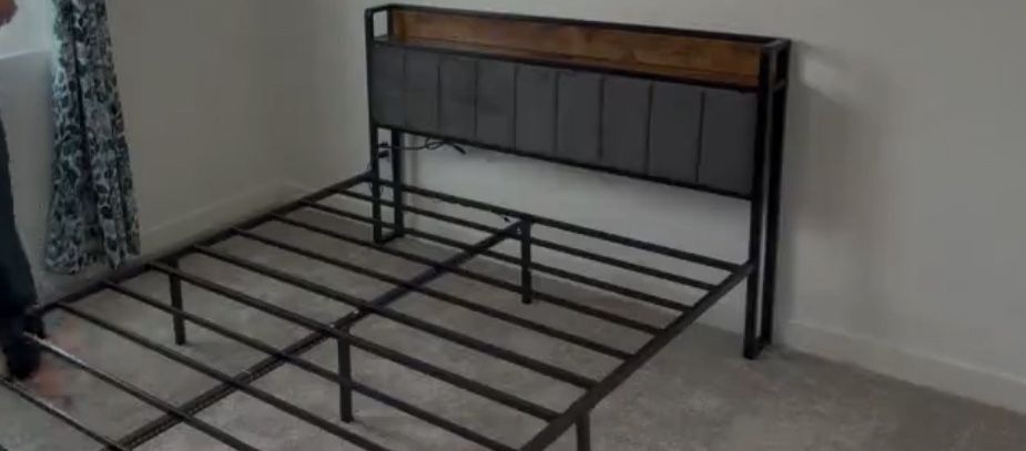 Queen Bed Frame & Mattress Ensemble – Like New