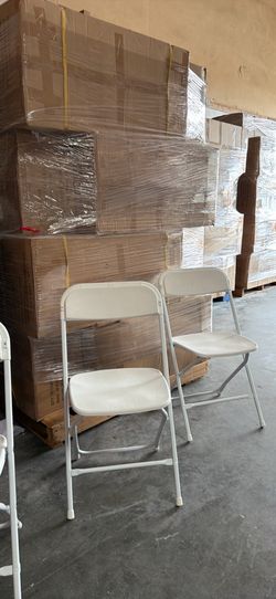 Box of 10 folding chairs